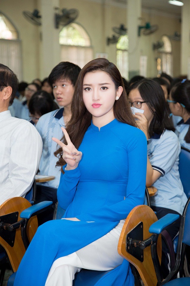 侯昊